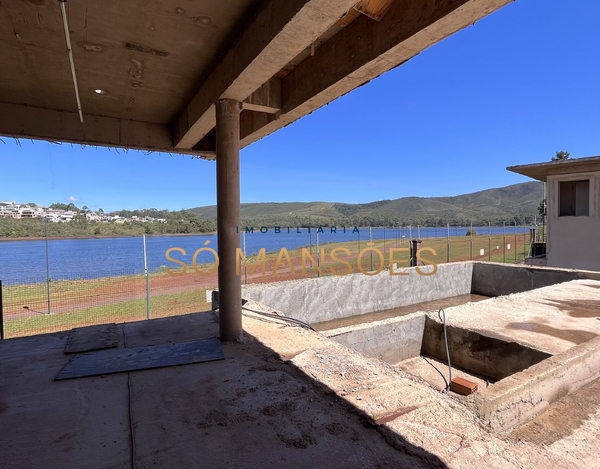 CASA DE LUXO EM CONSTRUÇÃO NO ALPHAVILLE LAGOA DOS INGLESES - OPORTUNIDADE ÚNICA