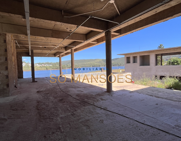 CASA DE LUXO EM CONSTRUÇÃO NO ALPHAVILLE LAGOA DOS INGLESES - OPORTUNIDADE ÚNICA