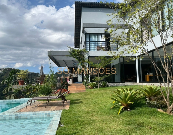 Casa de Luxo de 409 m² à Venda com 3 Suítes e Spa no Conde, Nova Lima - MG