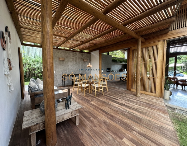 Bela casa à venda no condomínio Altos de Trancoso - Trancoso/BA
