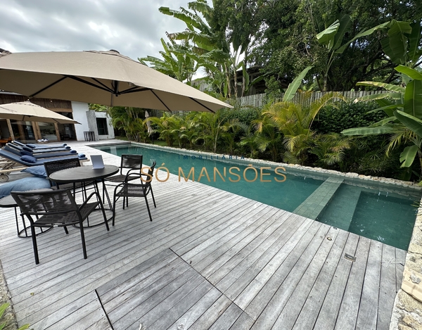 Bela casa à venda no condomínio Altos de Trancoso - Trancoso/BA