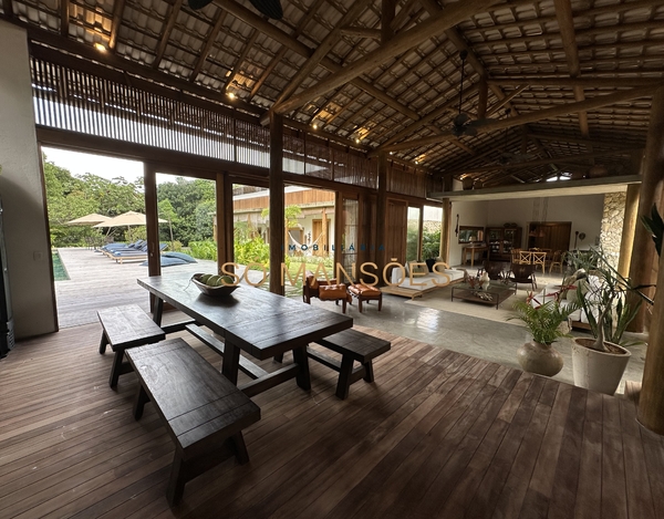 Bela casa à venda no condomínio Altos de Trancoso - Trancoso/BA