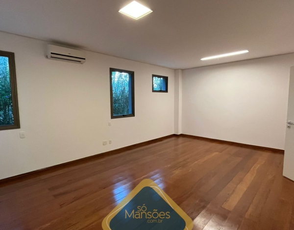 CASA À VENDA NO CONDOMÍNIO VALE DOS CRISTAIS NOVA LIMA