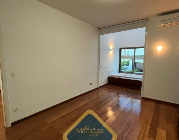 CASA À VENDA NO CONDOMÍNIO VALE DOS CRISTAIS NOVA LIMA