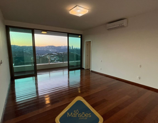 CASA À VENDA NO CONDOMÍNIO VALE DOS CRISTAIS NOVA LIMA