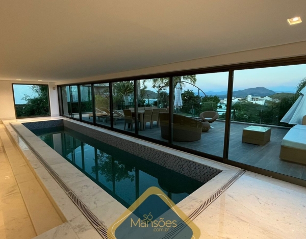 Casa de Luxo de 732 m² à Venda com 5 Suítes e Vista Panorâmica no Vale dos Cristais, Nova Lima - MG