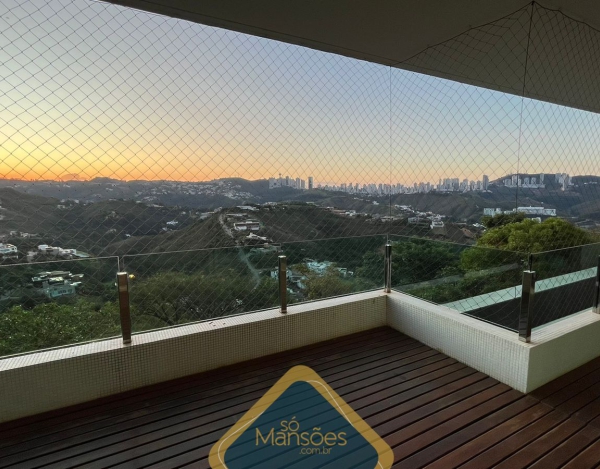 CASA À VENDA NO CONDOMÍNIO VALE DOS CRISTAIS NOVA LIMA