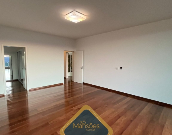 CASA À VENDA NO CONDOMÍNIO VALE DOS CRISTAIS NOVA LIMA