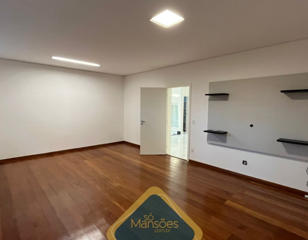 CASA À VENDA NO CONDOMÍNIO VALE DOS CRISTAIS NOVA LIMA