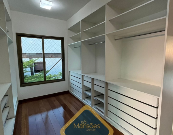 CASA À VENDA NO CONDOMÍNIO VALE DOS CRISTAIS NOVA LIMA