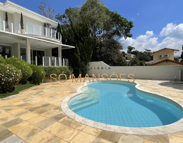 Casa Espaçosa de 341 m² à Venda com 4 Suítes e Vista Espetacular no Residencial Sul, Nova Lima - MG