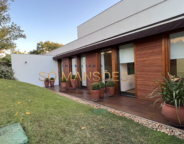 EXCLUSIVIDADE ÚNICA! LUXUOSA RESIDÊNCIA NO CONDOMÍNIO VALE DOS CRISTAIS À VENDA - SÓ MANSÕES