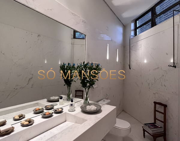 EXCLUSIVIDADE ÚNICA! LUXUOSA RESIDÊNCIA NO CONDOMÍNIO VALE DOS CRISTAIS À VENDA - SÓ MANSÕES