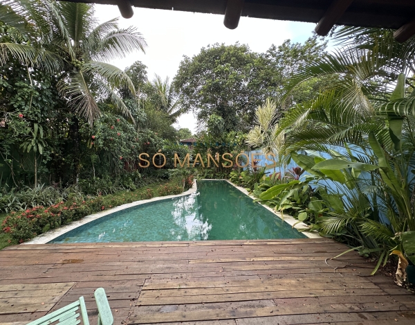 Casa Espaçosa de 298 m² à Venda com 5 Suítes e Espaço Gourmet no Colina, Trancoso - BA