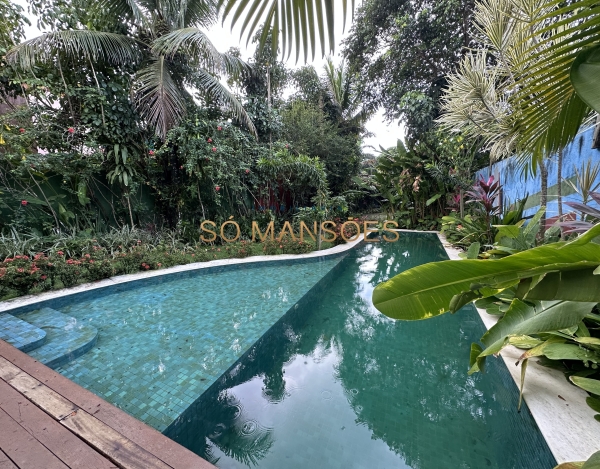Casa Espaçosa de 298 m² à Venda com 5 Suítes e Espaço Gourmet no Colina, Trancoso - BA