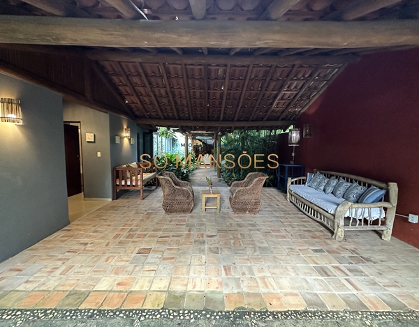 Casa de 298m² à venda no bairro Colina - Trancoso/BA. 