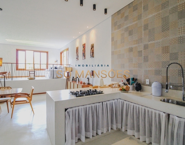 Bela casa de 356m² à venda no condomínio Outeiro das Brisas - Trancoso/BA.