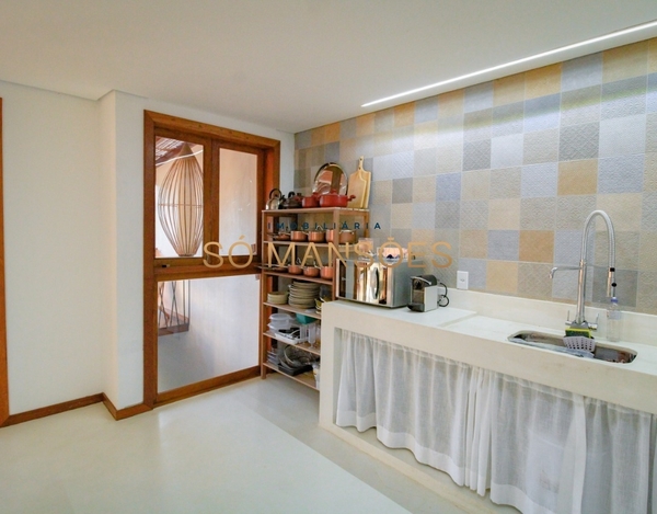 Linda casa de 380m² à venda no condomínio Outeiro das Brisas -Trancoso/BA.