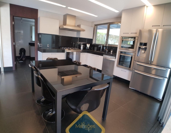 Casa de 802m² à venda no Vale dos Cristais.