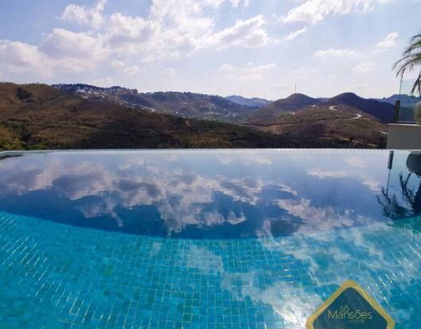 Casa de 802m² à venda no Vale dos Cristais.