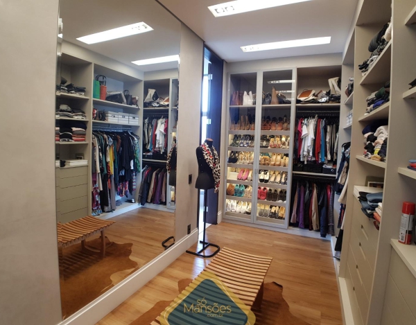 Casa de 802m² à venda no Vale dos Cristais.