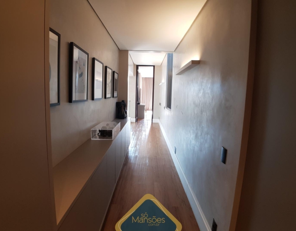 Casa de 802m² à venda no Vale dos Cristais.