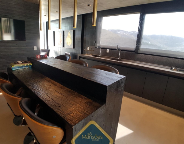 Casa de 802m² à venda no Vale dos Cristais.