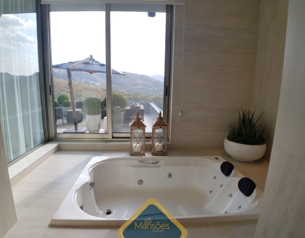 Casa de 802m² à venda no Vale dos Cristais.