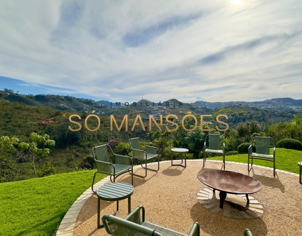 Casa à Venda no Vale dos Cristais, Nova Lima/MG — 802m², 4 Suítes, Piscina com Borda Infinita e Vista Panorâmica.