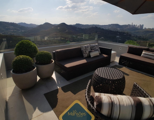 Casa de 802m² à venda no Vale dos Cristais.