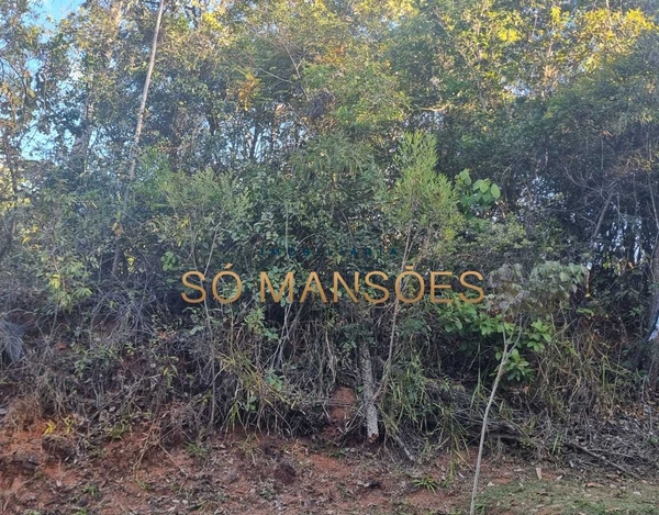 Lote de 897m² à venda no condomínio Quintas do Sol.