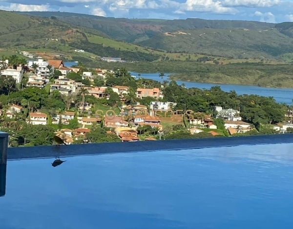 Casa Espaçosa de 511 m² à Venda com 8 Suítes e Vista Panorâmica no Escarpas Do Lago, Capitólio - MG