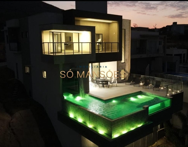 EXCELENTE CASA DE 511 M² EM ESCARPAS DO LAGO – CAPITÓLIO