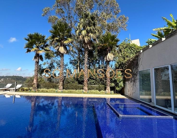 EXCLUSIVIDADE ÚNICA! CASA LUXUOSA COM VISTA INCOMPARÁVEL NO CONDOMÍNIO RIVEIRA.