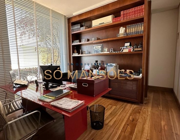 EXCLUSIVIDADE ÚNICA! CASA LUXUOSA COM VISTA INCOMPARÁVEL NO CONDOMÍNIO RIVEIRA.