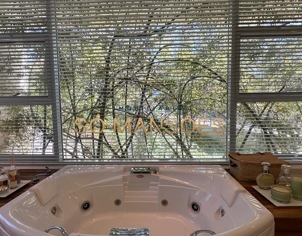 EXCLUSIVIDADE ÚNICA! CASA LUXUOSA COM VISTA INCOMPARÁVEL NO CONDOMÍNIO RIVEIRA.