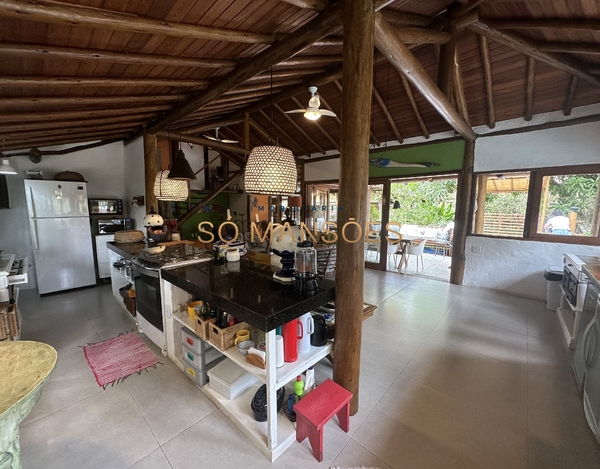 Casa com 5 suítes à venda no condomínio Outeiro das Brisas - Trancoso/BA.