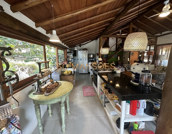 Casa com 5 suítes à venda no condomínio Outeiro das Brisas - Trancoso/BA.
