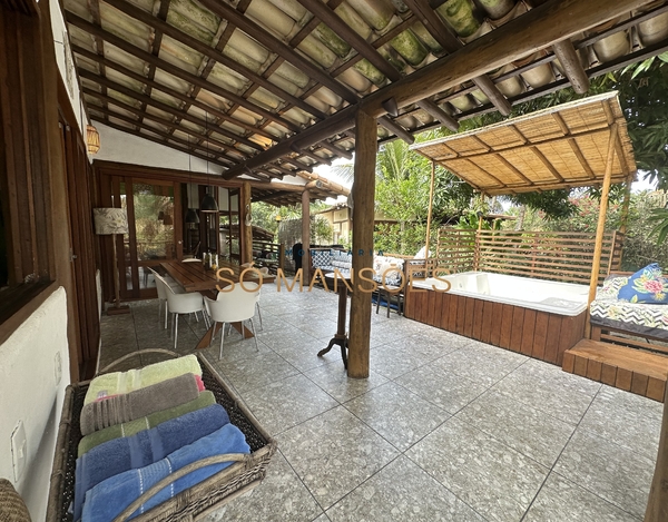 Casa com 5 suítes à venda no condomínio Outeiro das Brisas - Trancoso/BA.