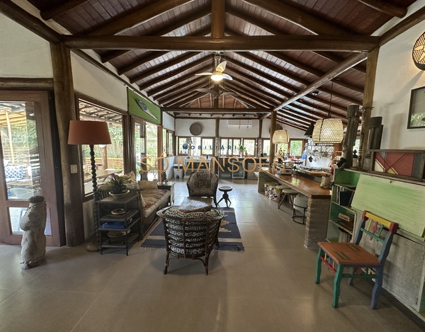 Casa com 5 suítes à venda no condomínio Outeiro das Brisas - Trancoso/BA.