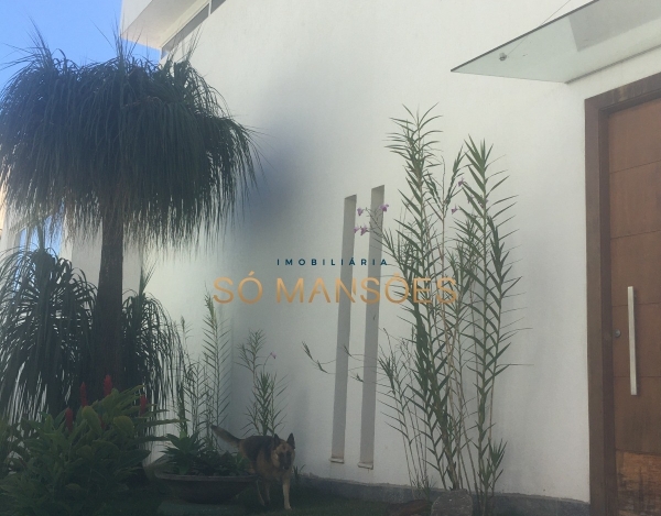 Casa de Alto Padrão de 470 m² à Venda com 3 Suítes e 4 Vagas no Mangabeiras, Belo Horizonte - MG
