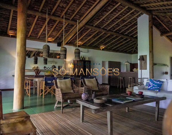 Linda casa de 557m² com vista mar definitiva à venda no condomínio Altos de Trancoso - Trancoso/BA. 