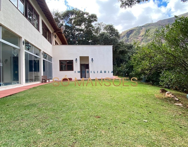 LINDA CASA DISPONÍVEL PARA VENDA NO CONDOMÍNIO RETIRO DO CHALÉ.