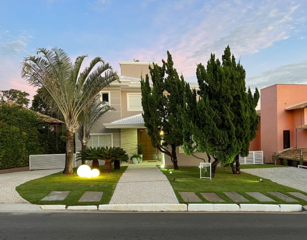 Casa de Alto Padrão de 463 m² à Venda com 3 Suítes e Espaço Gourmet, Lagoa Santa - MG