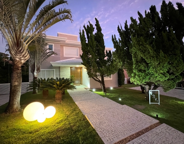 Casa de Alto Padrão de 463 m² à Venda com 3 Suítes e Espaço Gourmet, Lagoa Santa - MG