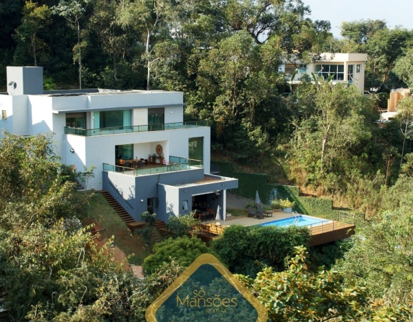 Casa de Luxo de 480 m² à Venda com 3 Suítes e Vista para a Lagoa no Condomínio Quintas do Sol, Nova Lima - MG