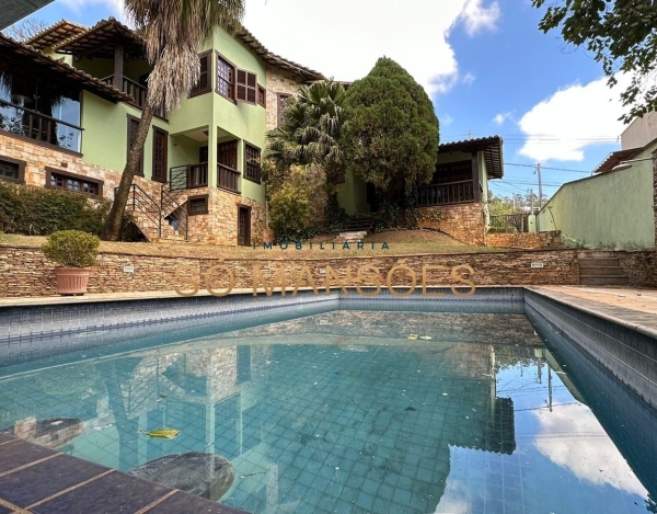 Casa de Alto Padrão de 470 m² à Venda com 1 Suíte e Espaço Gourmet no Bosque Residencial do Jambreiro, Nova Lima - MG