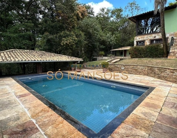 Casa de Alto Padrão de 470 m² à Venda com 1 Suíte e Espaço Gourmet no Bosque Residencial do Jambreiro, Nova Lima - MG