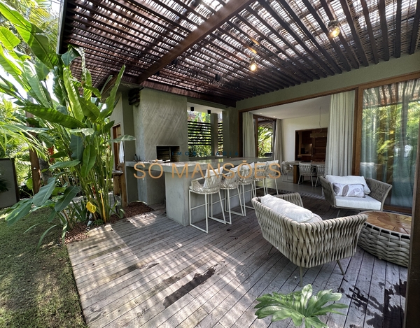 LINDA CASA À VENDA NO ALTO DAS FALÉSIAS EM ARRAIAL D’AJUDA.