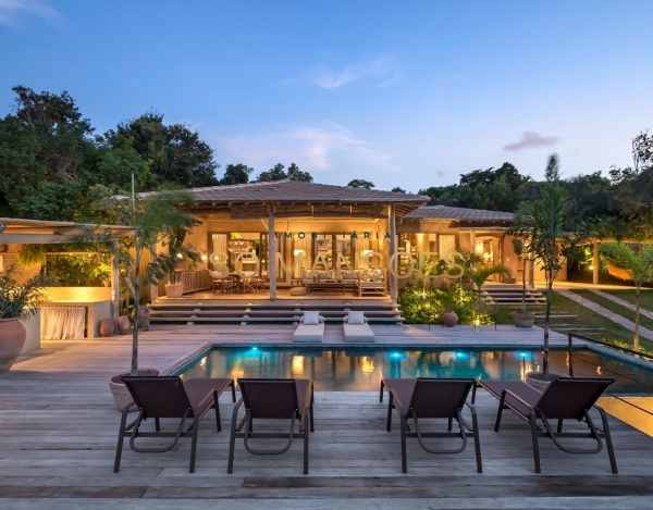 Casa de Luxo de 299 m² à Venda com 5 Suítes e Espaço Gourmet no Vale de Trancoso, Trancoso - BA